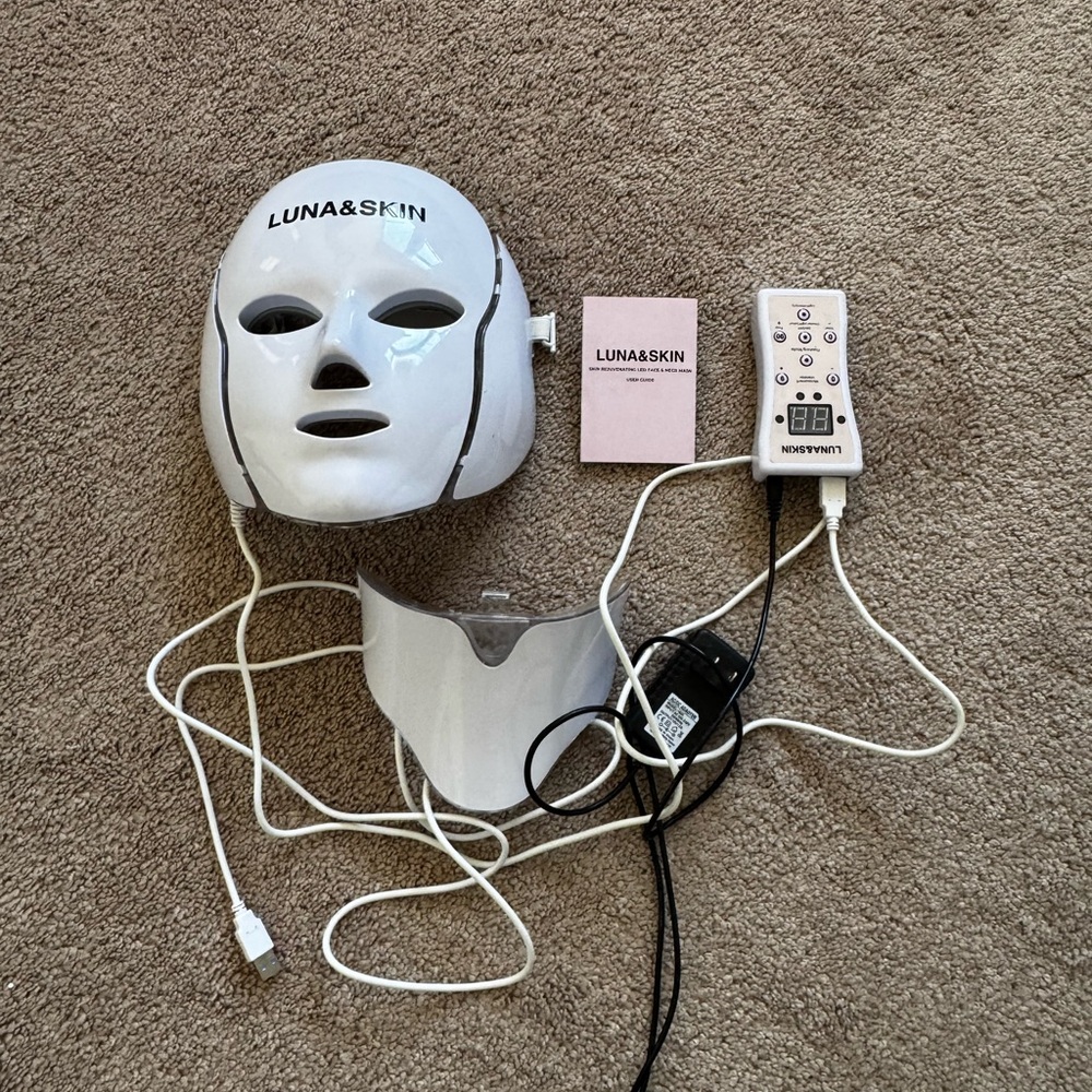 LUNA&SKIN skin rejuvenating LED face and neck mask - Picture 2 of 5